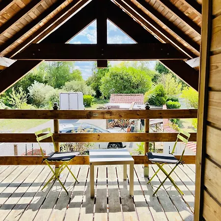 Holiday home Maisonnette Entre Terre Et *
