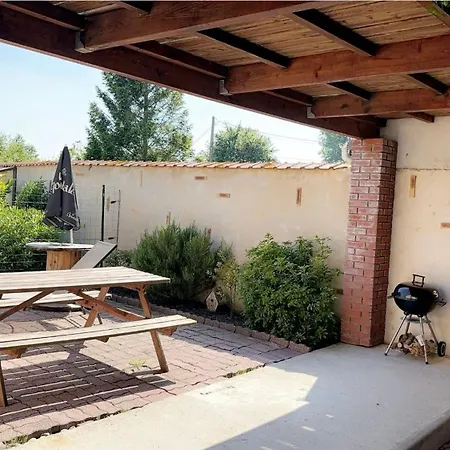 Maisonnette Entre Terre Et Holiday home